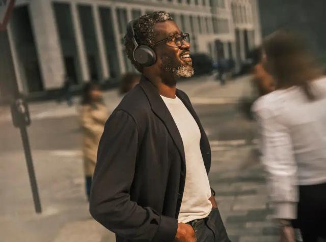 Jabra Evolve3 75 UC Stereo USB-C með hleðslustand - Svart