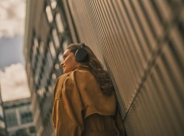 Jabra Evolve3 75 UC Stereo USB-C með hleðslustand - Svart