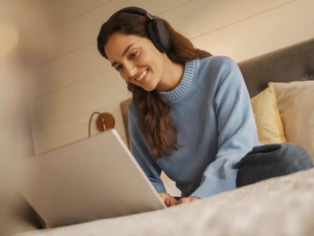 Jabra Evolve3 75 UC Stereo USB-C með hleðslustand - Svart